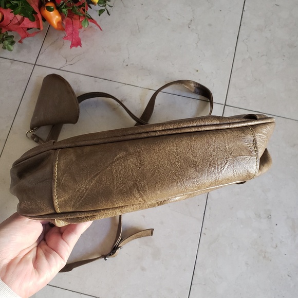 Vintage leather buttoned crossbody purse/bag - Picture 2 of 8